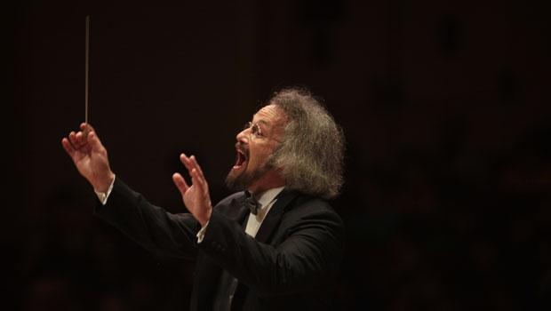 Music director Carlos Kalmar conducts the Oregon Symphony in their Carnegie Hall debut. Music director Carlos Kalmar conducts the Oregon Symphony in their Carnegie Hall debut.