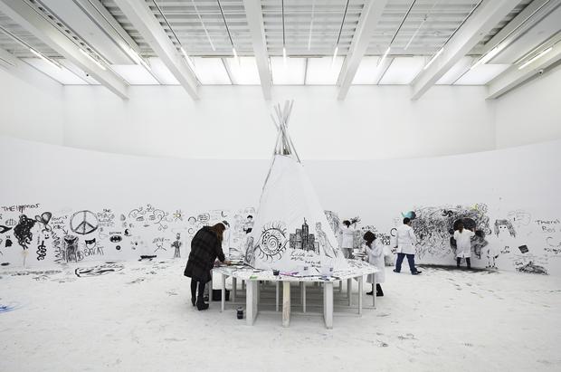 Paweł Althamer, Draftsmen's Congress, 2012. Exhibition view: Berlin Biennale, 2012. Photo: Artur Żmijewski. Courtesy the artist, Foksal Gallery Foundation, Warsaw, and neugerriemschneider, Berlin Paweł Althamer, Draftsmen's Congress, 2012. Exhibition view: Berlin Biennale, 2012. Photo: Artur Żmijewski. Courtesy the artist, Foksal Gallery Foundation, Warsaw, and neugerriemschneider, Berlin