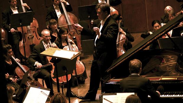 The New York Philharmonic and soloist Leif Ove Andsnes perform Beethoven's Piano Concerto No. 3 in C minor.