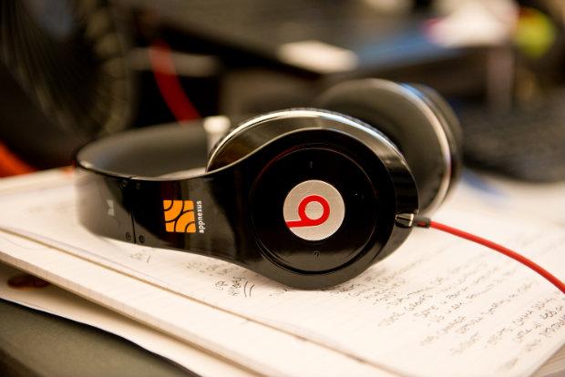 Every AppNexus worker recently got a pair of Beats headphones. In open offices, they’re both a method of drowning out noise and a “do not disturb” sign.