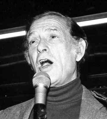 Oscar Brand at the 50th anniversary of Folksong Festival in December 1995 Oscar Brand at the 50th anniversary of Folksong Festival in December 1995