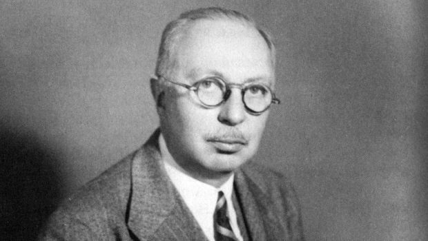 WQXR was founded by John Hogan. In the late 1920s, he launched a radio station originally called W2XR: the '2' meant that the station was non-commercial and the 'XR' stood for 'Experimental Radio.' WQXR was founded by John Hogan. In the late 1920s, he launched a radio station originally called W2XR: the '2' meant that the station was non-commercial and the 'XR' stood for 'Experimmental Radio.'