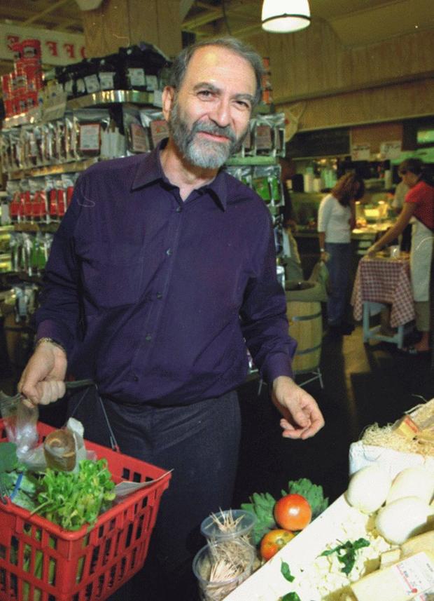 Leonard food shopping. (2001) Leonard food shopping. (2001)