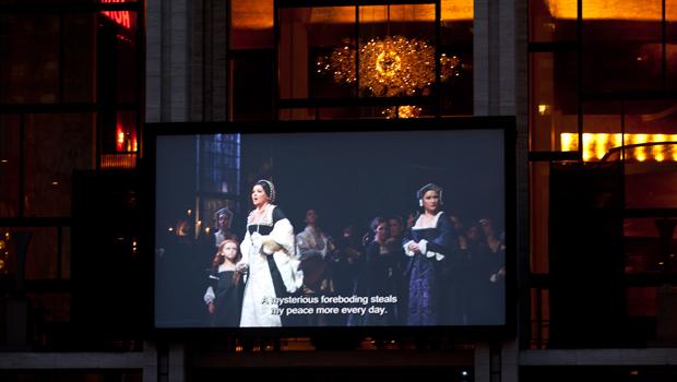 The simulcast on Lincoln Center Plaza attracted some 3,000 spectators.