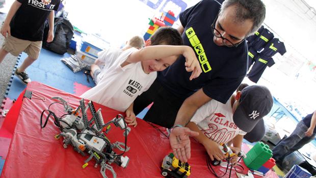 Kids could also participate in making things at the fair.