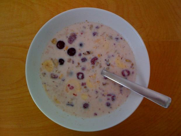 Brunch: red grapes, frozen organic raspberries or blueberries, organic banana, unsweetened Swiss Muesli, chopped raw walnuts, raw sunflower seeds, organic cold milled flax seeds, organic yogurt