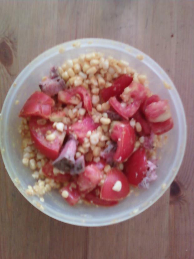 Lunch: corn, diced tomato, 2 ounces of steak, teaspoon of olive oil, teaspoon of cider vinegar, seasoned with cumin, tumeric, salt and pepper