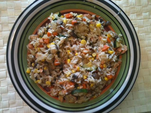 Lunch/Dinner: Jasmine rice with salmon, zucchini, carrots, fresh corn from the cob, babybella mushrooms, onion, garlic, sea salt and cracked pepper