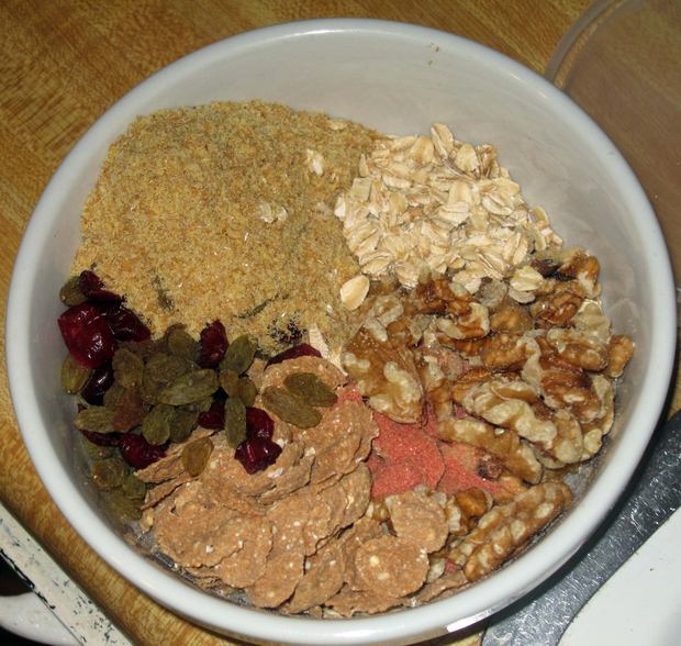 Breakfast: rolled organic oats; wholegrain organic flakes; dried cranberries and raisins; ground organic flax seeds; Gary Null’s Red Stuff powder; rice milk