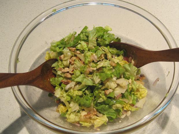 Lunch: lettuce, onions, apple, toasted walnuts, crumbled bleu cheese, olive oil and balsamic vinegar dressing