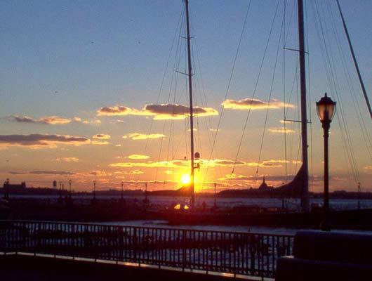 Late-day sun as seen from the World Financial Center, 11/20/03.