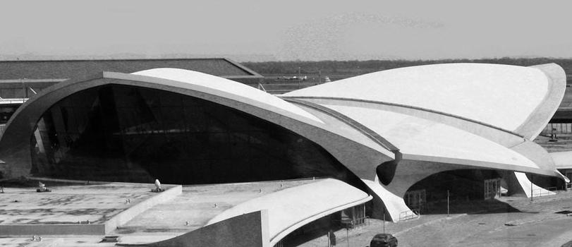 Terminal Five (JetBlue). 2005-2009. Gensler, architects, with Arup. Interiors, The Rockwell Group. Terminal Five (JetBlue). 2005-2009. Gensler, architects, with Arup. Interiors, The Rockwell Group.