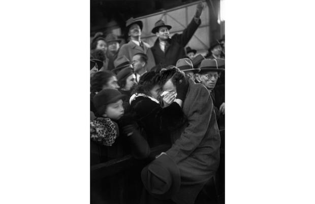 Gelatin silver print, 13 5/8 x 9 3/16' (34.6 x 23.3 cm) Fondation Henri Cartier-Bresson, Paris© Henri Cartier-Bresson / Magnum Photos, courtesy Fondation Henri Cartier-Bresson Gelatin silver print, 13 5/8 x 9 3/16