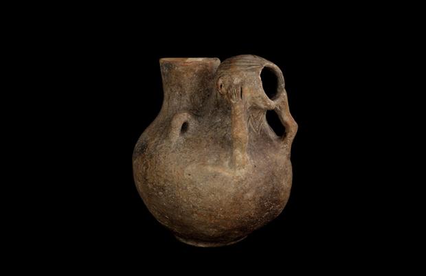Fired Clay
Banat, Parţa, 5300–5000 BC
National History Museum of Romania, Bucharest: 54748 Fired Clay
Banat, Parţa, 5300–5000 BC
National History Museum of Romania, Bucharest: 54748