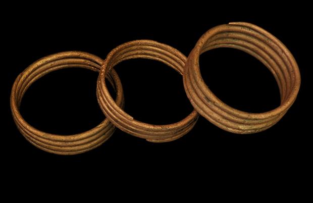 Copper
Suvorovo-Novodanilovka, Giurgiuleşti, Grave 5, 4500–4300 BC
The National Museum of Archaeology and History of Moldova, Chişinău: FB-27571-12/13/14 Copper
Suvorovo-Novodanilovka, Giurgiuleşti, Grave 5, 4500–4300 BC
The National Museum of Archaeology and History of Moldova, Chişinău: FB-27571-12/13/14