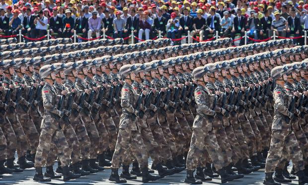 US soldiers from 18th Infantry Regiment march on Red Square, 2010 ...