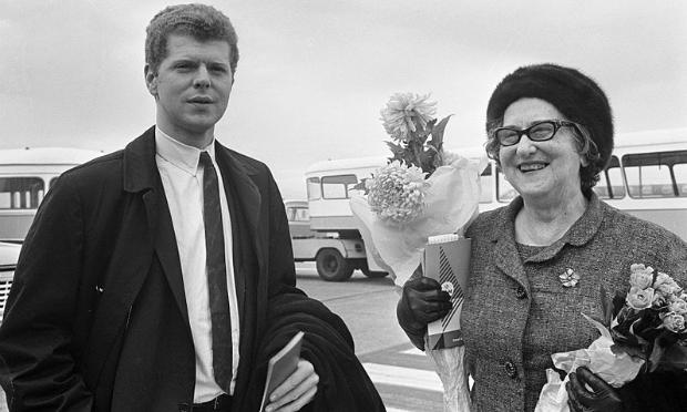Van Cliburn and his mother, Rildia Bee O'Bryan in Amsterdam, 1966 Van Cliburn and his mother, Rildia Bee O'Bryan in Amsterdam, 1966