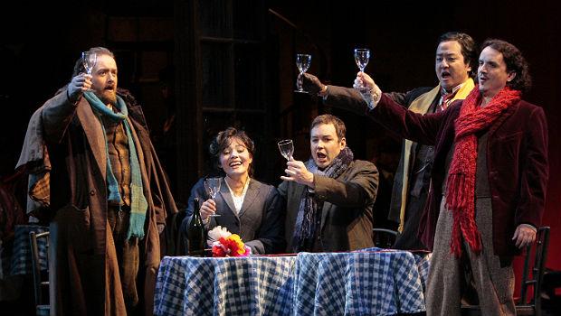L-R: Robert Pomakov, Ailyn Perez, Stephen Costello, Museop Kim & Artur Rucinski in La Traviata L-R: Robert Pomakov (Colline), Ailyn Perez (Mimi), Stephen Costello (Rodolfo), Museop Kim (Schaunard), Artur Rucinski (Marcello)