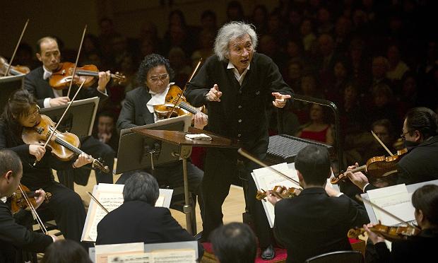 Seiji Ozawa leads the Saito Kinen Orchestra in 2010 at Carnegie Hall Seiji Ozawa leads the Saito Kinen Orchestra in 2010 at Carnegie Hall in New York