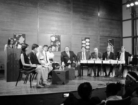 Candidates and students at the start of a mayoral forum on youth issues