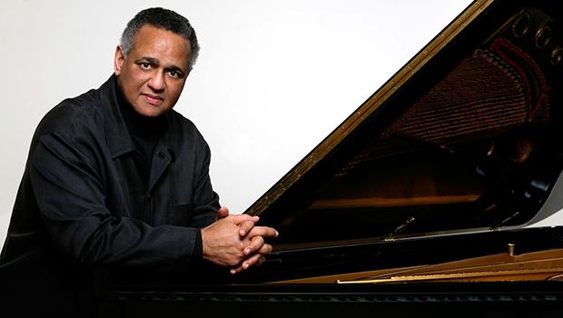 Pianist André Watts. Pianist André Watts.