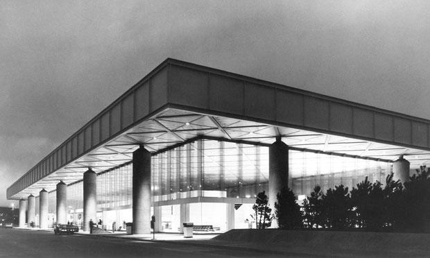 The main departure pavilion of I.M. Pei’s National Airlines Terminal at JFK airport. The outside of I.M. Pei’s National Airlines Terminal at JFK airport.