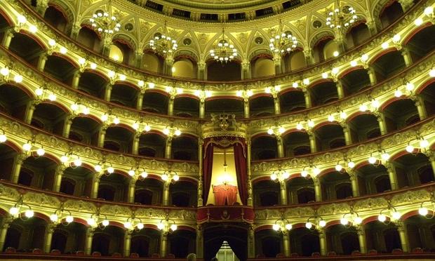 This theater is beautiful. Театр Массимо Беллини. Опера катания.