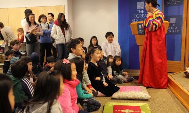 Children at the Korea Society learn about the customs and traditions of Korean New Year (sŏllal).