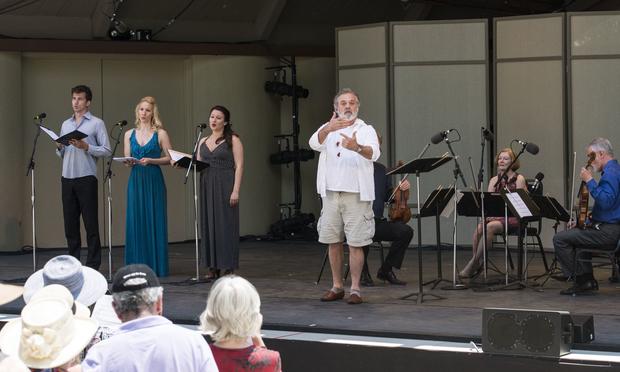 Mark Morris conducts Ojai Festival artists and audience in Carl Ruggles's 'Exaltation' at Libbey Bowl