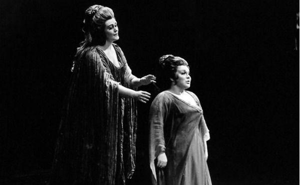 Joan Sutherland and Marilyn Horne in Norma Joan Sutherland and Marilyn Horne in Norma