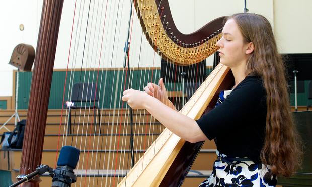 Harpist Phoebe Durand McDonnell performing 'Sonata for Harp' by Paul Hindemith. Harpist Phoebe Durand McDonnell performing 'Sonata for Harp' by Paul Hindemith.