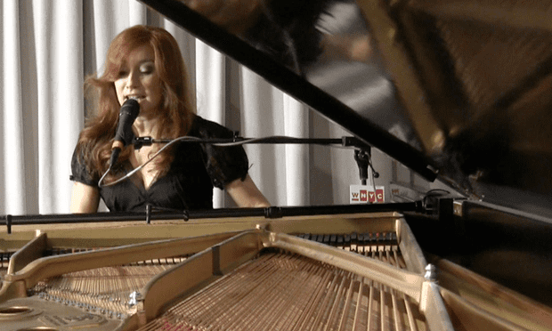 Tori Amos at the piano live on Soundcheck