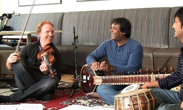 Daniel Hope on violin, Gaurav Mazumdar on sitar and Vishal Nagar on tabla. Daniel Hope on violin, Gaurav Mazumdar on sitar and Vishal Nagar on tabla.
