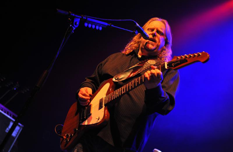 Warren Haynes of Gov't Mule performs on stage at the O2 Shepherd's Bush Empire on May 25, 2015 in London, United Kingdom