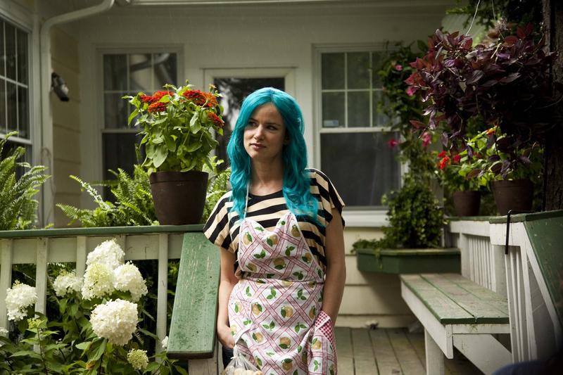 Juliette Lewis plays a punk-rocker turned suburban mother in the film "Kelly & Cal"