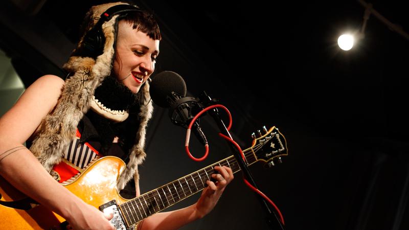Nai Palm of Hiatus Kaiyote performs in the Soundcheck studio.