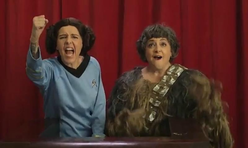 Neko Case and Kelly Hogan in the music video for "These Aren't The Droids"