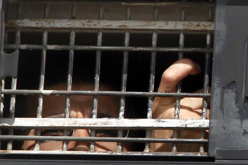 Palestinian Prisoners Transported In Preparation For Gilad Shalit Exchange