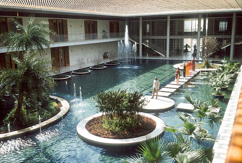 U.S. Embassy in New Delhi, India – Atrium. Designed by Edward Durell Stone
