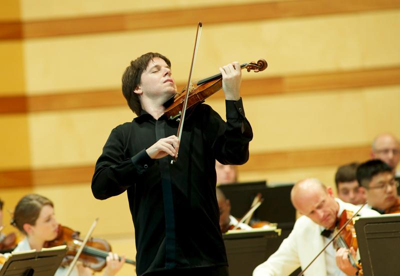 Joshua Bell performs at the Aspen Music Festival
