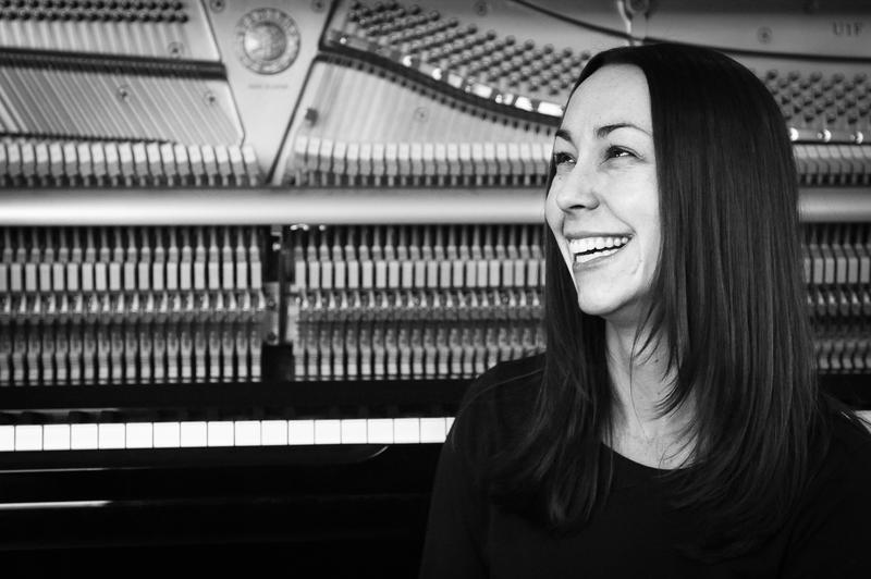 Pianist Holly Bowling