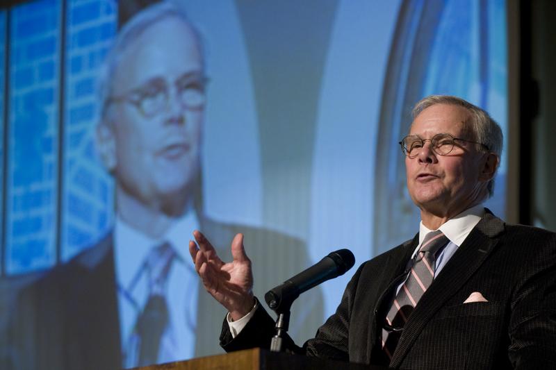 Brokaw addresses fellow Presidents Club members during the 2008 Presidents Club Assembly lunch