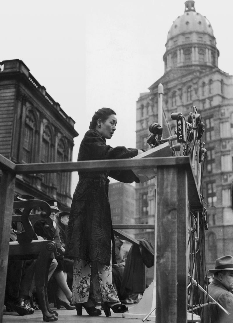 Madame Chiang Kai-Shek (1897 - 2003), the wife of Chinese leader Chiang Kai-Shek, addresses a large crowd in New York City, 19th March 1943.