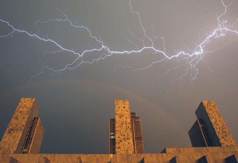 For this week’s Please Explain, we are joined by meteorologist Ronald Holle to learn the shocking truth about lightning.