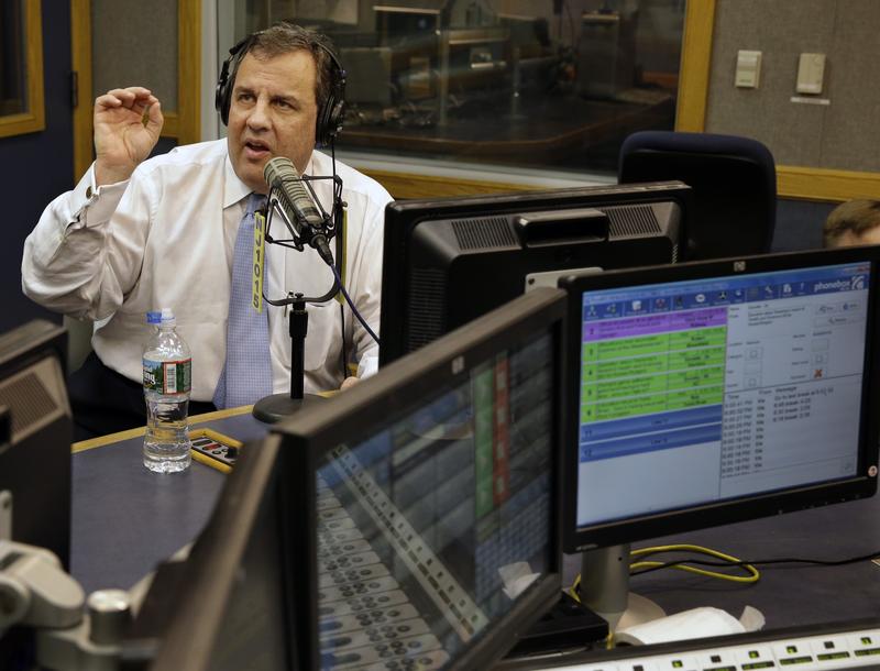 Chris Christie's Beach Trip Earns Voters' Scorn Chris Christie's Beach Trip Earns Voters' Scorn