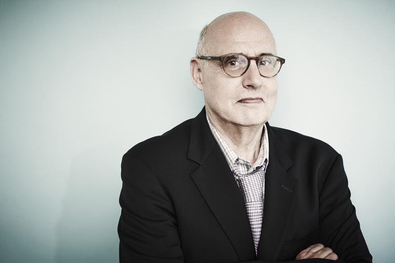 Jeffrey Tambor joins us to discuss his memoir "Are You Anybody?"
