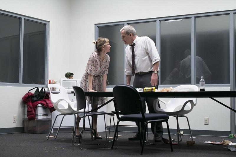 Michelle Williams and Jeff Daniels star in "Blackbird."