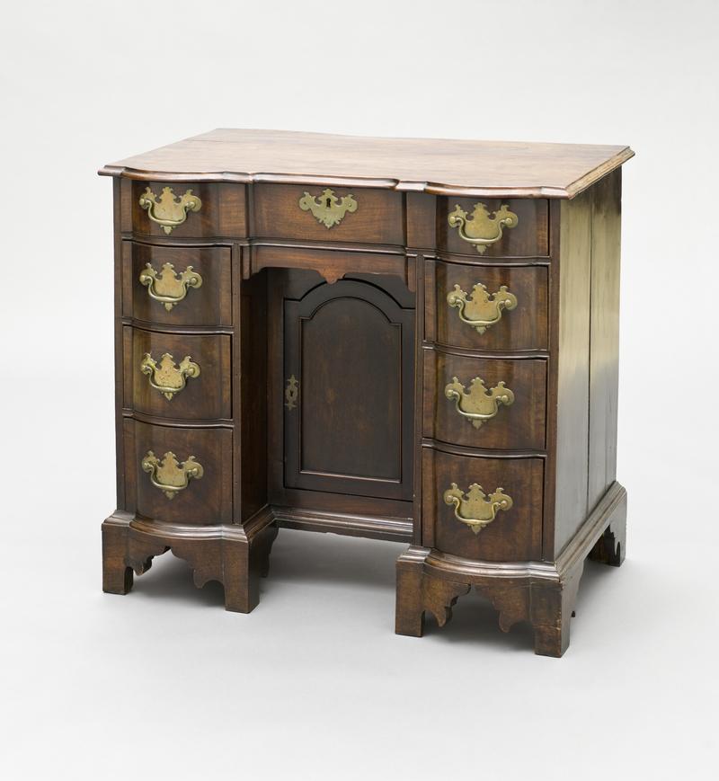 Blockfront kneehole bureau