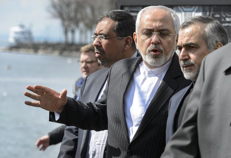 Iranian Foreign Minister Mohammad Javad Zarif (2nd R) walks with his staff after a negotiation session on the Iranian nuclear program in Lausanne on March 27, 2015.