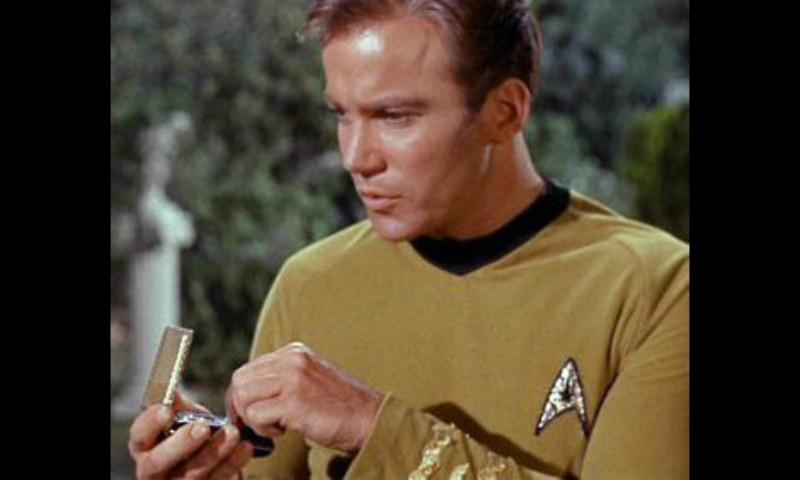 james_kirk_communicator_star_trekresize.jpg